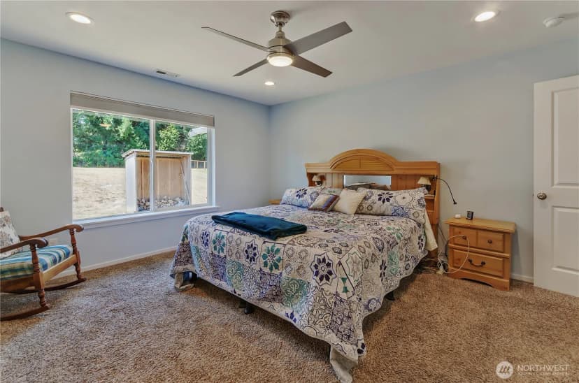 Property photo for 28 Shorthorn Lane, Oakville photo 15