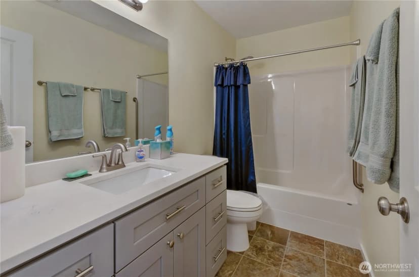 Property photo for 28 Shorthorn Lane, Oakville photo 19