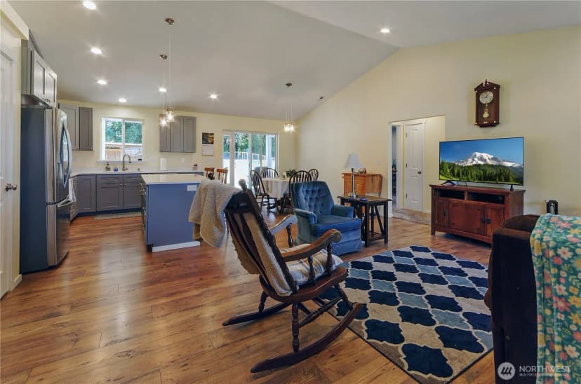 Property photo for 28 Shorthorn Lane, Oakville photo 6