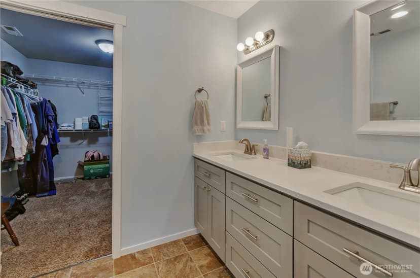 Property photo for 28 Shorthorn Lane, Oakville photo 16