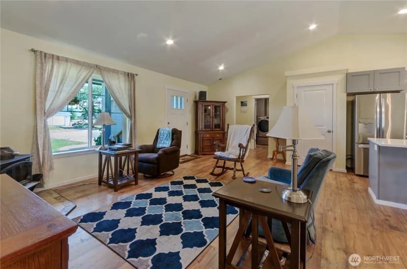 Property photo for 28 Shorthorn Lane, Oakville photo 7