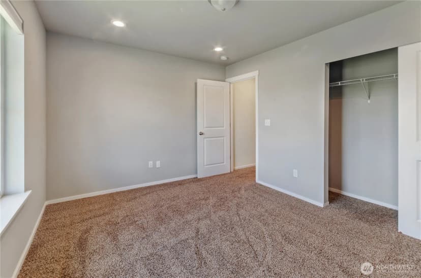 Property photo for 28 Shorthorn Lane, Oakville photo 18