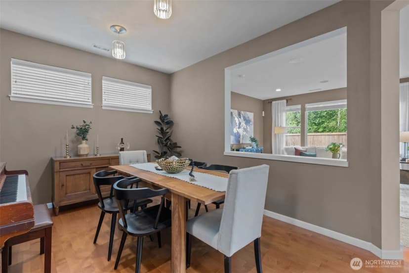 Property photo for 14225 3rd Avenue W, Everett photo 11
