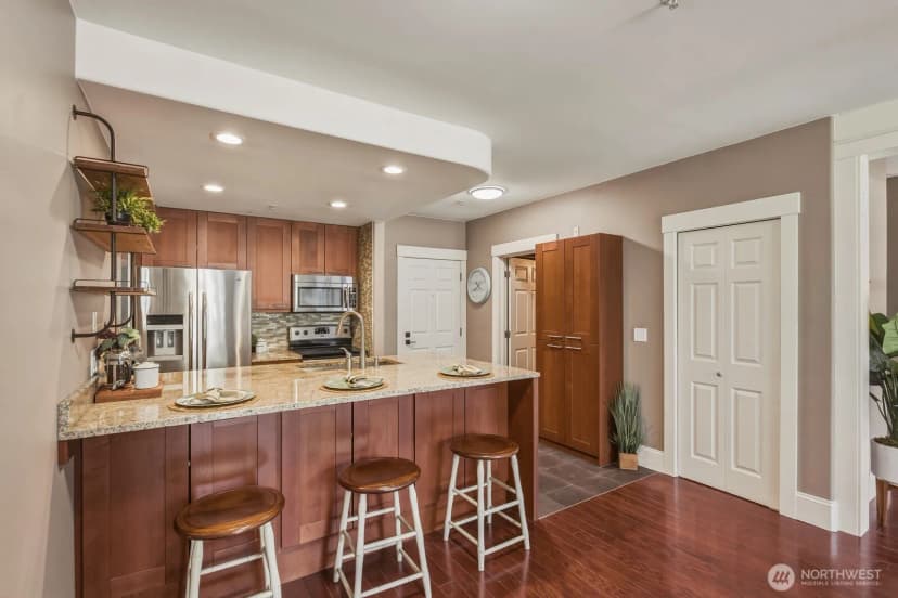Property photo for 3221 Sw Avalon Way #201, Seattle photo 9