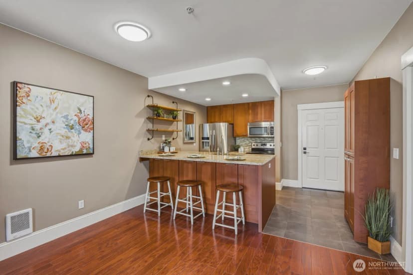 Property photo for 3221 Sw Avalon Way #201, Seattle photo 6