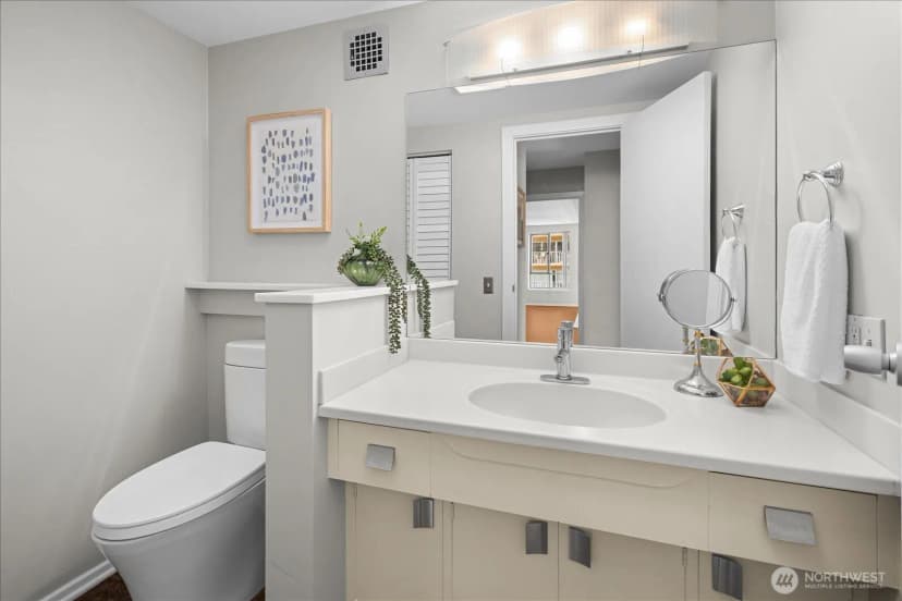 Property photo for 1221 Minor Avenue #803, Seattle photo 15