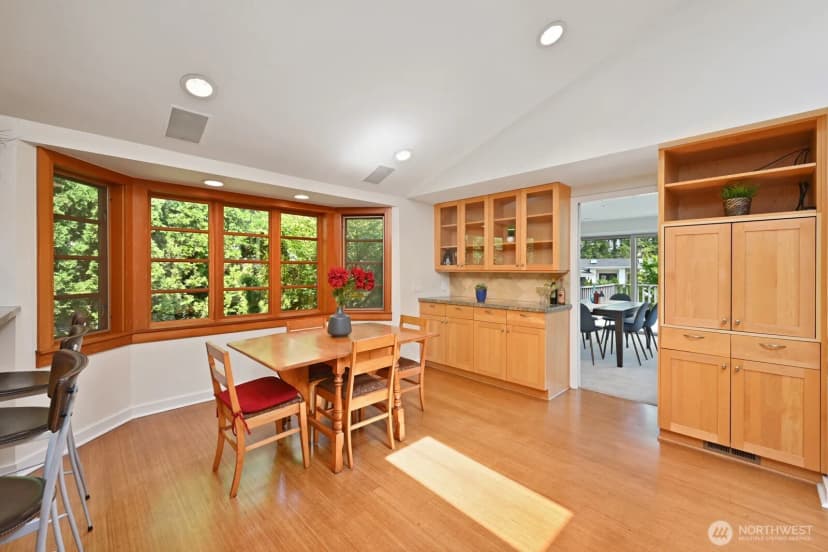 Property photo for 17236 Ne 6th Place, Bellevue photo 10