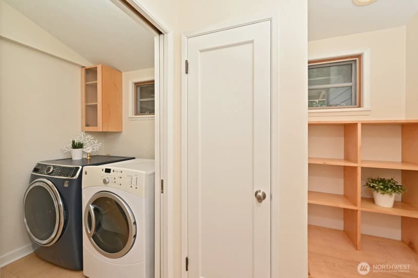 Property photo for 17236 Ne 6th Place, Bellevue photo 15