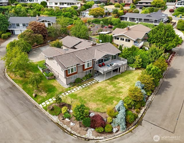 Property photo for 17236 Ne 6th Place, Bellevue
