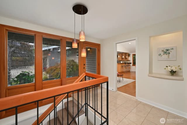 Property photo for 17236 Ne 6th Place, Bellevue photo 5
