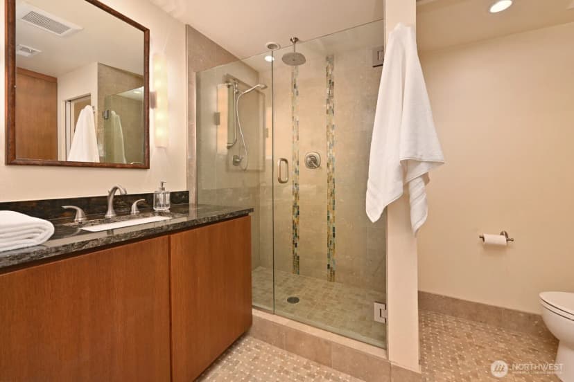 Property photo for 17236 Ne 6th Place, Bellevue photo 26