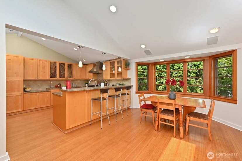 Property photo for 17236 Ne 6th Place, Bellevue photo 12