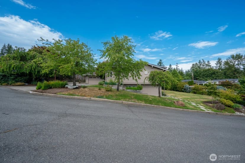 Property photo for 17236 Ne 6th Place, Bellevue photo 35