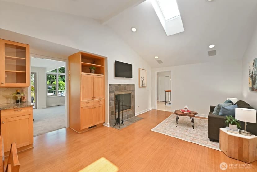 Property photo for 17236 Ne 6th Place, Bellevue photo 11