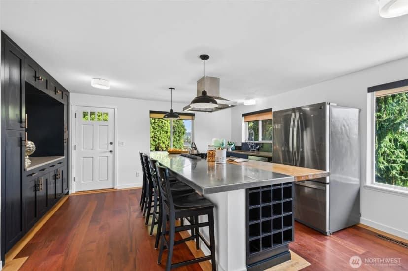 Property photo for 629 Sw 3rd Place, Renton photo 9
