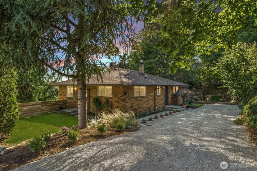 Property photo for 629 Sw 3rd Place, Renton