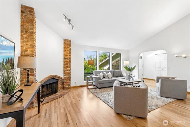 Property photo for 13800 Se 21st Street, Bellevue photo 4