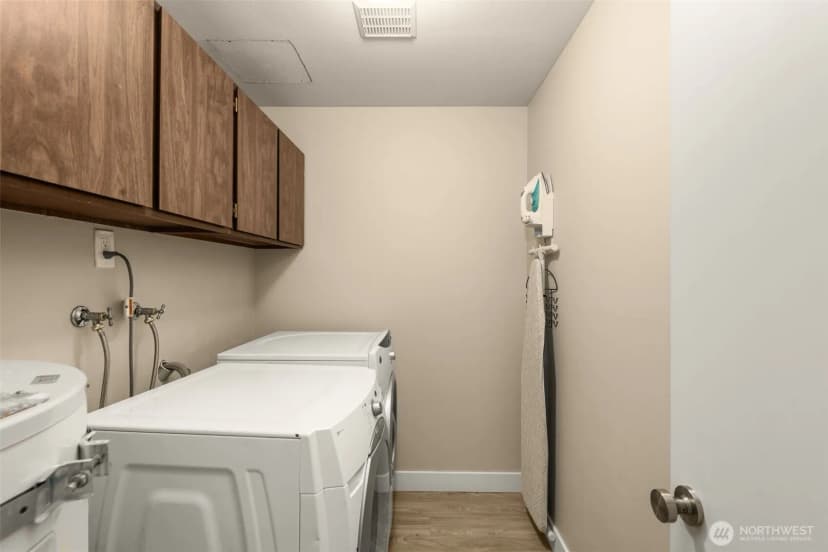 Property photo for 14226 Ne 2nd Place #65, Bellevue photo 21