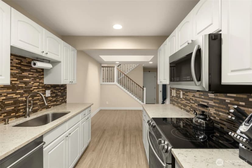 Property photo for 14226 Ne 2nd Place #65, Bellevue photo 9