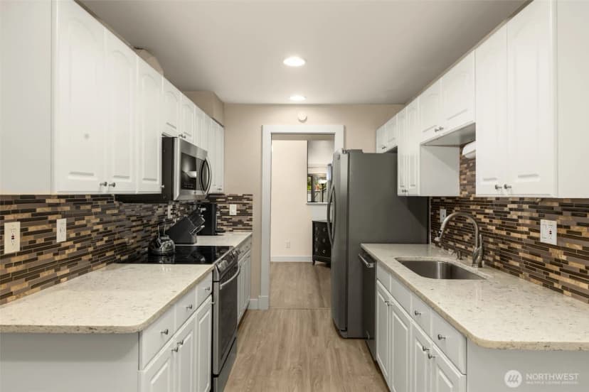 Property photo for 14226 Ne 2nd Place #65, Bellevue photo 7