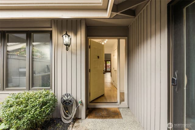 Property photo for 14226 Ne 2nd Place #65, Bellevue photo 3