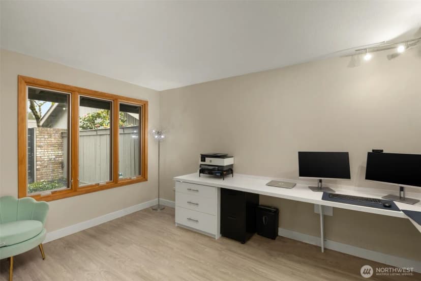 Property photo for 14226 Ne 2nd Place #65, Bellevue photo 31