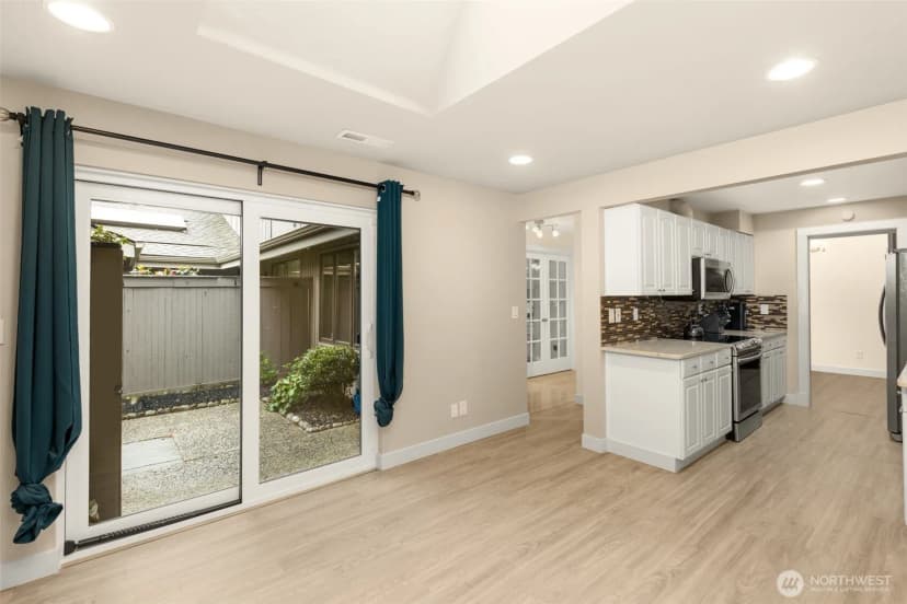 Property photo for 14226 Ne 2nd Place #65, Bellevue photo 6