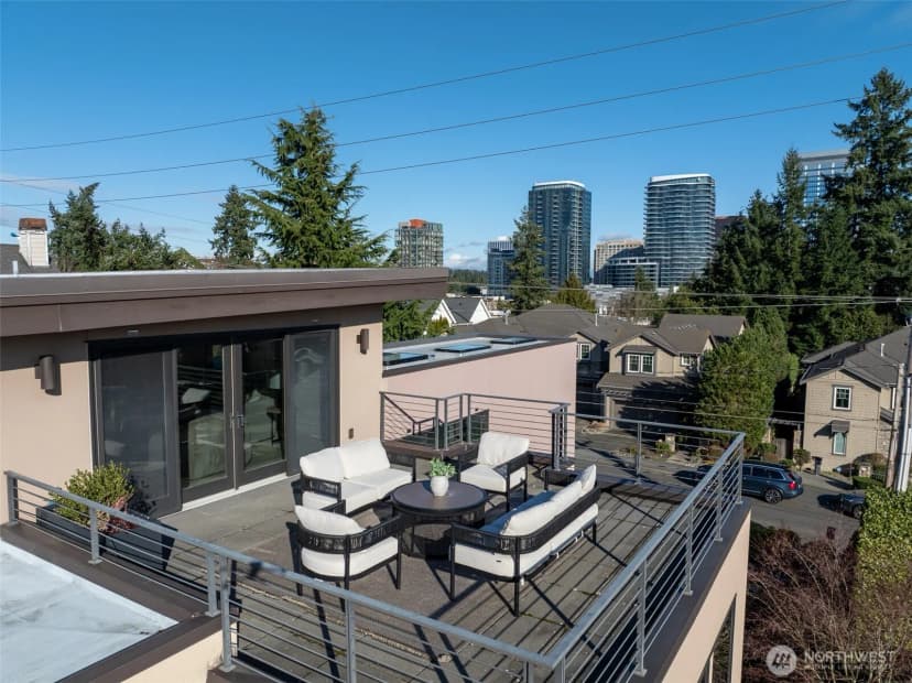 Property photo for 719 99th Avenue Ne, Bellevue photo 31