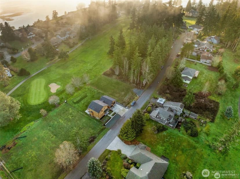 Property photo for 2378 Discovery Place, Langley photo 12