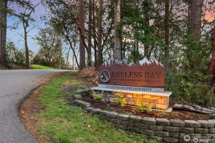 Property photo for 2378 Discovery Place, Langley