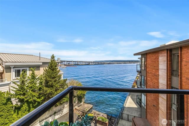 Property photo for 2360 43rd Ave E #404, Seattle photo 3