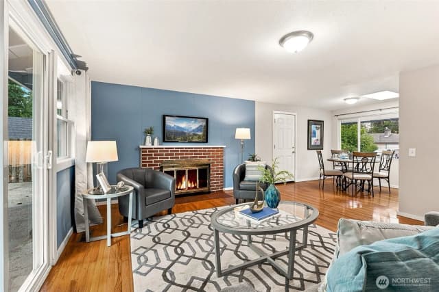 Property photo for 612 S 195th Street, Des Moines photo 4