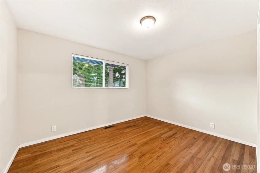 Property photo for 612 S 195th Street, Des Moines photo 15