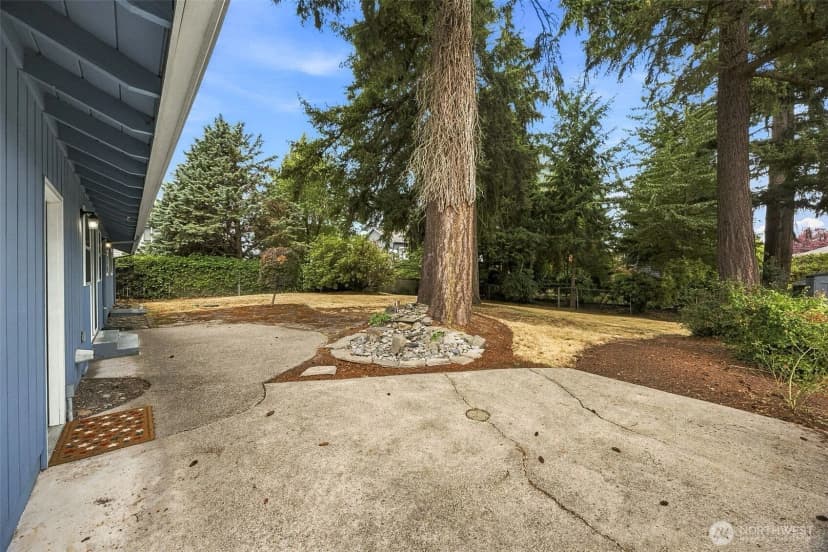 Property photo for 612 S 195th Street, Des Moines photo 17