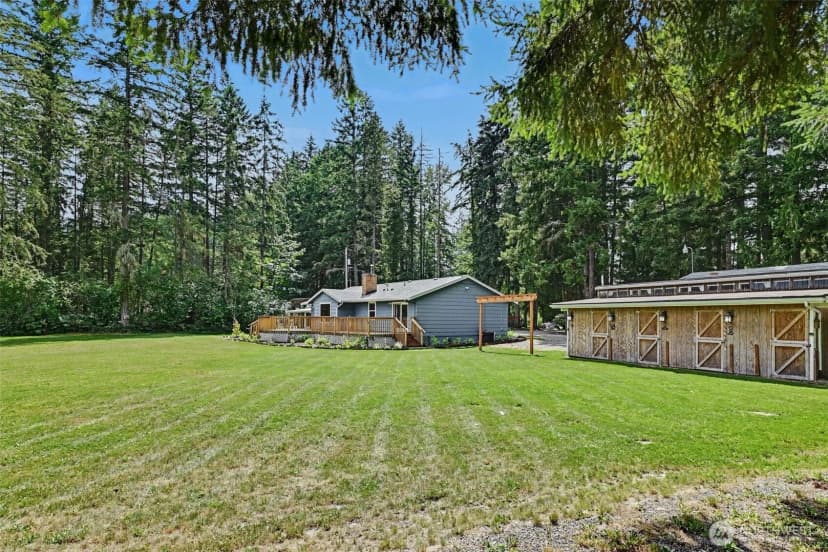 Property photo for 33913 4th Avenue E, Roy photo 32