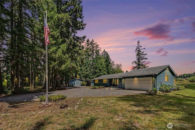 Property photo for 33913 4th Avenue E, Roy photo 3