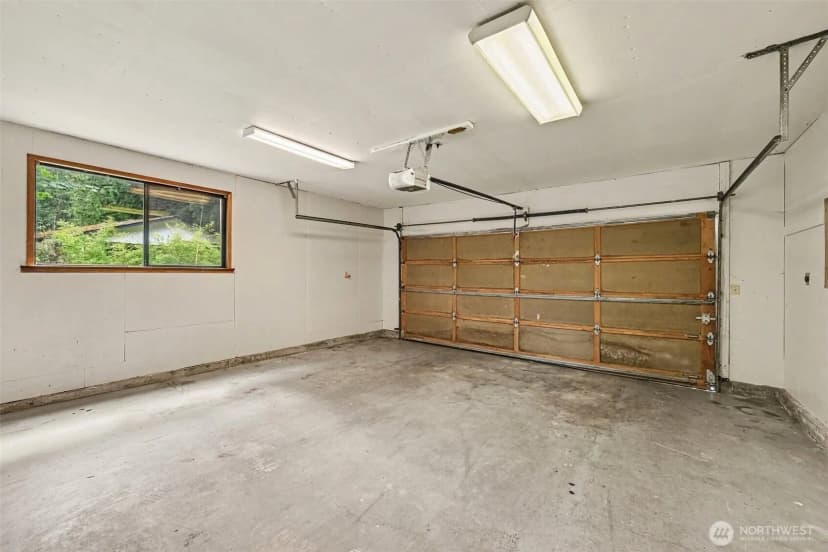 Property photo for 33913 4th Avenue E, Roy photo 26