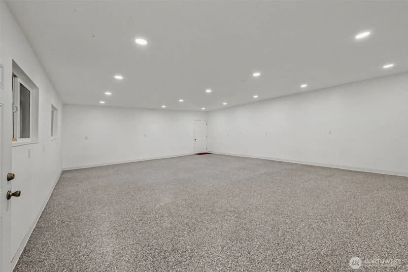 Property photo for 33913 4th Avenue E, Roy photo 27