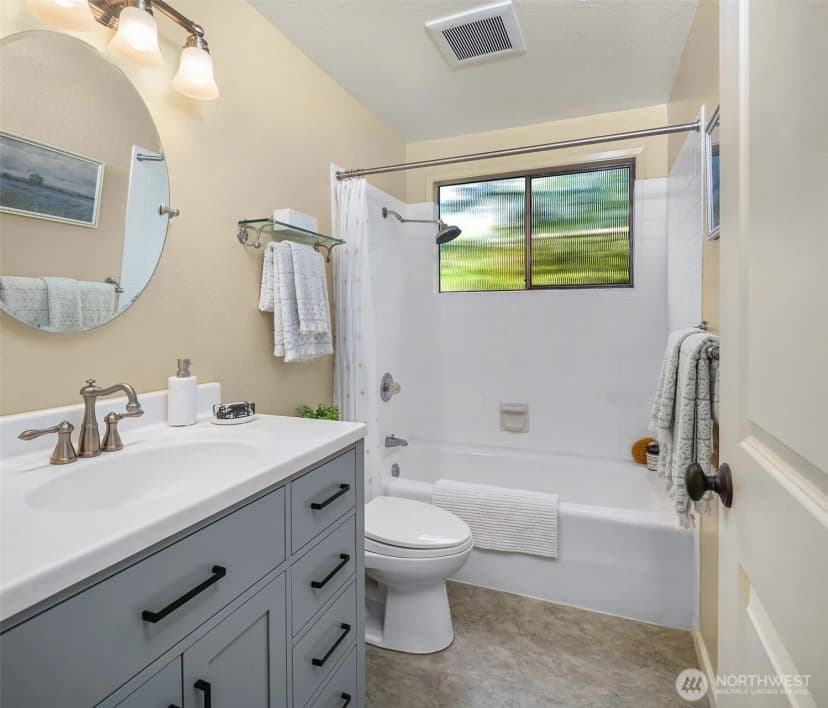 Property photo for 5601 Bradford Street, Seattle photo 21