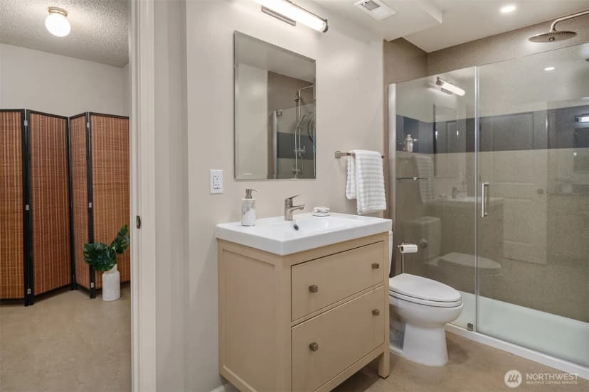 Property photo for 5601 Bradford Street, Seattle photo 34