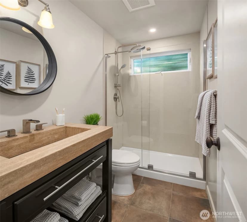 Property photo for 5601 Bradford Street, Seattle photo 17
