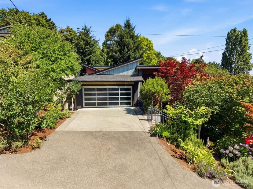 Property photo for 3046 Sw Manning Street, Seattle