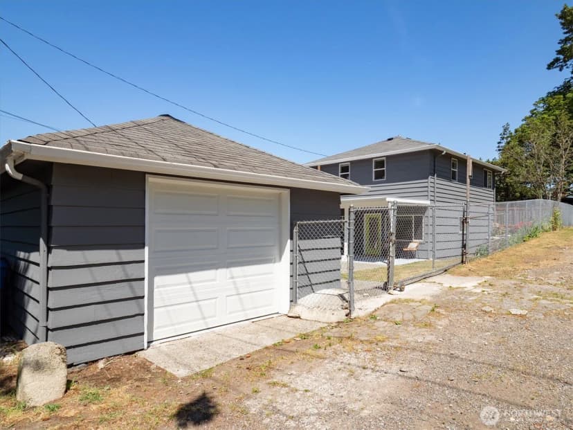 Property photo for 2315 S Bateman Street, Seattle photo 30