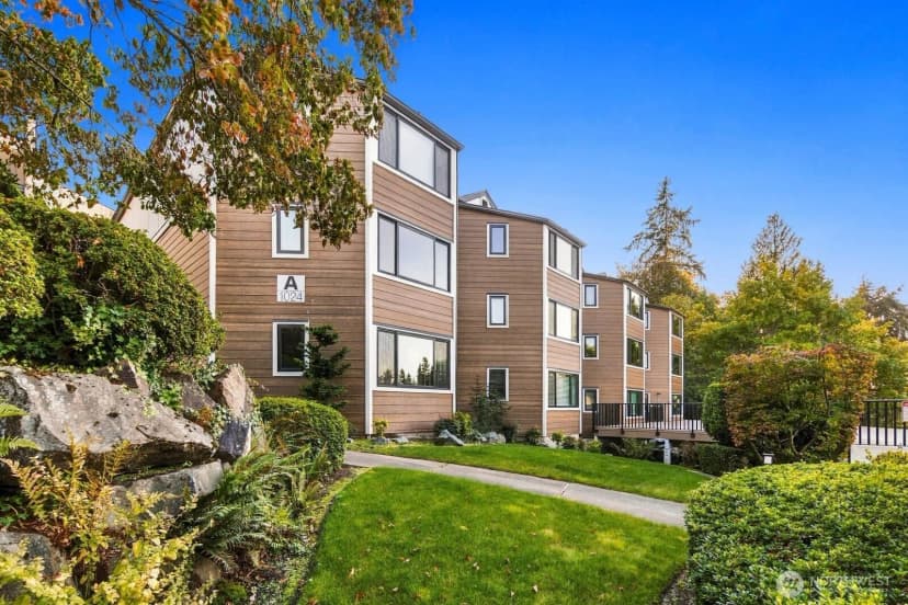 Property photo for 1024 5th Avenue S #a301, Edmonds photo 2