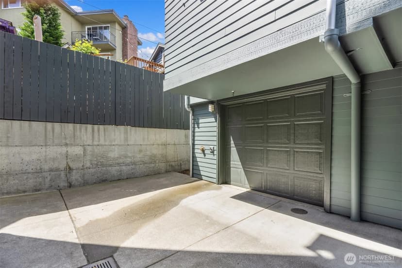 Property photo for 916 N 73rd Street #a, Seattle photo 24
