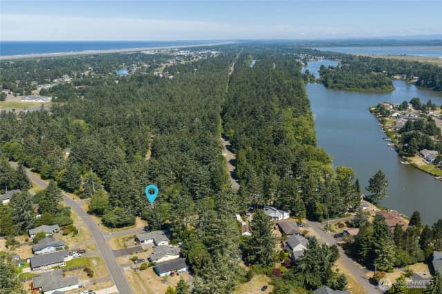 Property photo for 422 430 Mud Hen Loop Se, Ocean Shores photo 5