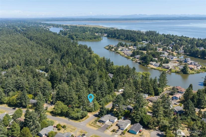 Property photo for 422 430 Mud Hen Loop Se, Ocean Shores photo 6