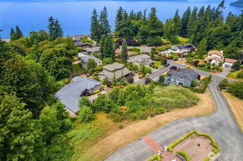 Property photo for 8036 Cyrus Place, Edmonds photo 4