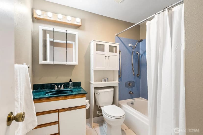 Property photo for 23007 Marine View Drive S #b305, Des Moines photo 14