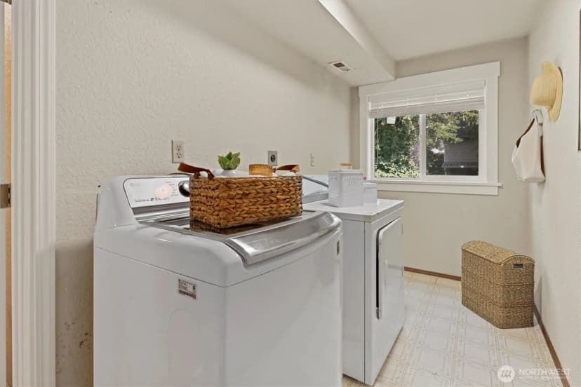 Property photo for 6149 115th Place Se, Bellevue photo 26